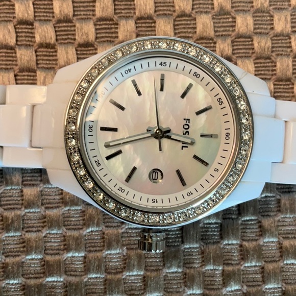 Women’s Fossil Watch - Picture 6 of 8